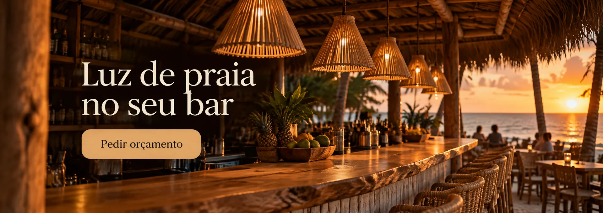Luz de praia no seu bar — restaurante de praia com pendentes de bambu. Pedir orçamento