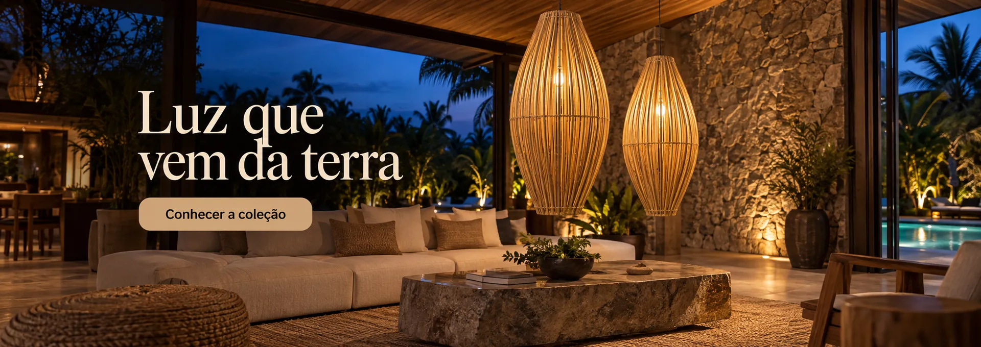 Luz que vem da terra — sala de estar de alto padrão com pendentes de bambu Pataxó. Conhecer a coleção